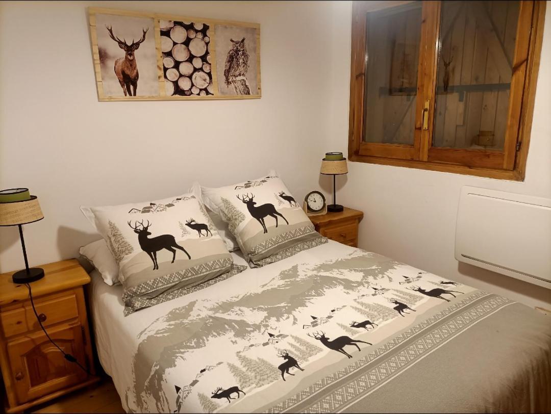 Villanúa Apartamento Los Pajaritos מראה חיצוני תמונה